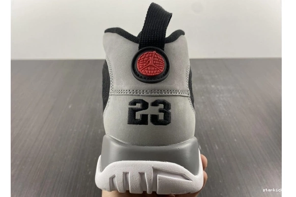 CT8019-060 CT8019-060 Grey Retro 9 Jordan Particle 0502